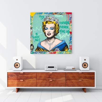 ChandelierDecor - Crowned: Marilyn Pop Art - Discover the Iconic Piece