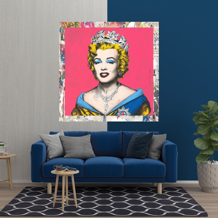 ChandelierDecor - Crowned: Marilyn Pop Art – Perfect Blend of Royalty