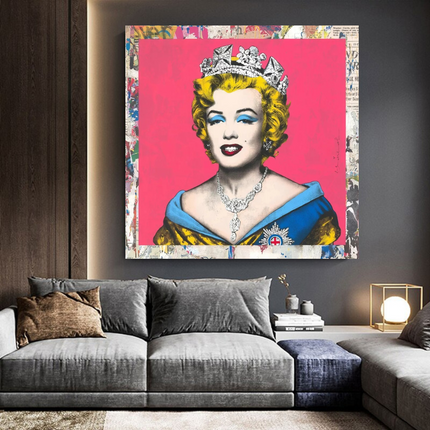 ChandelierDecor - Crowned: Marilyn Pop Art – Perfect Blend of Royalty