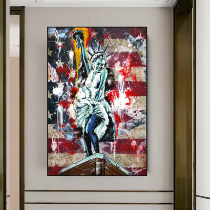 ChandelierDecor - Marilyn Monroe Canvas Wall Art: Crowned and Confident