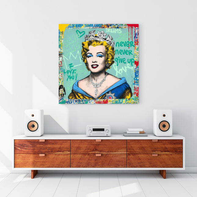 ChandelierDecor - Crowned: Marilyn Pop Art - Discover the Iconic Piece