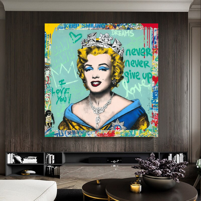 ChandelierDecor - Crowned: Marilyn Pop Art - Discover the Iconic Piece