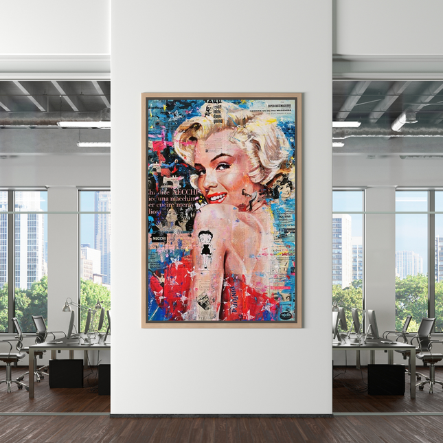 ChandelierDecor - Crowned - Marilyn Pop Art: Expression of Iconic Beauty