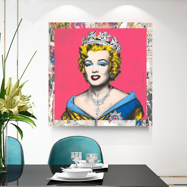 ChandelierDecor - Crowned: Marilyn Pop Art ‚Äì Perfect Blend of Royalty