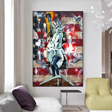 ChandelierDecor - Marilyn Monroe Canvas Wall Art: Crowned and Confident