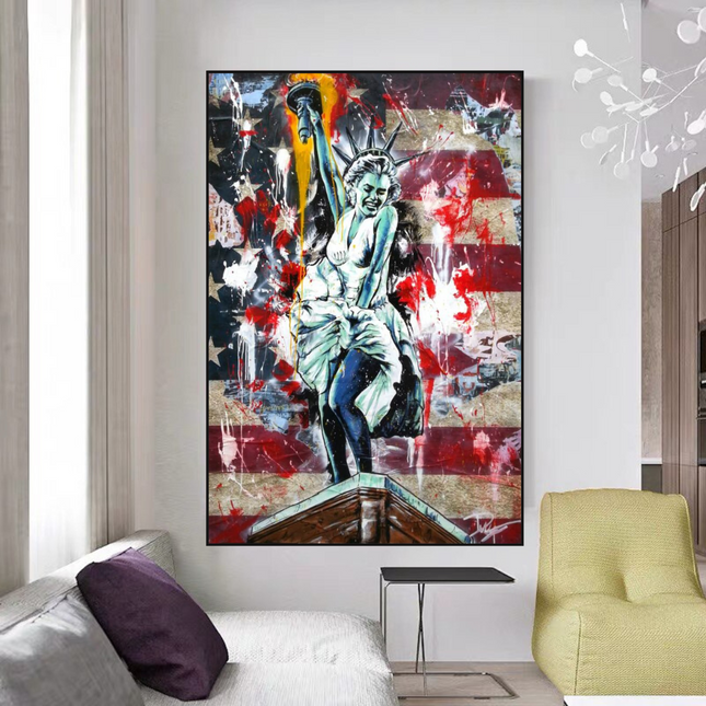 ChandelierDecor - Marilyn Monroe Canvas Wall Art: Crowned and Confident