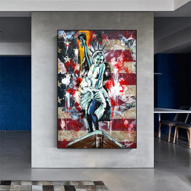 ChandelierDecor - Marilyn Monroe Canvas Wall Art: Crowned and Confident