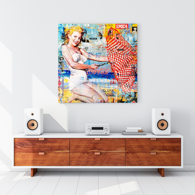 ChandelierDecor - Surfing at Beach - Marilyn Monroe Wall Art