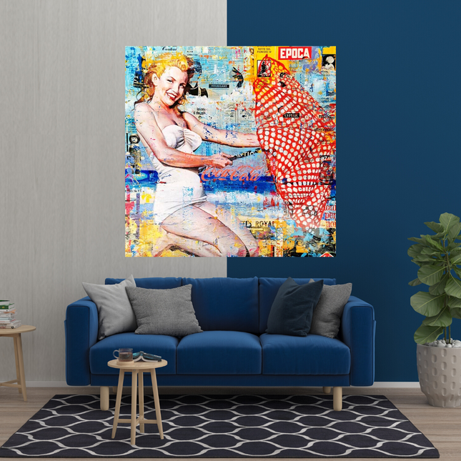 ChandelierDecor - Surfing at Beach - Marilyn Monroe Wall Art