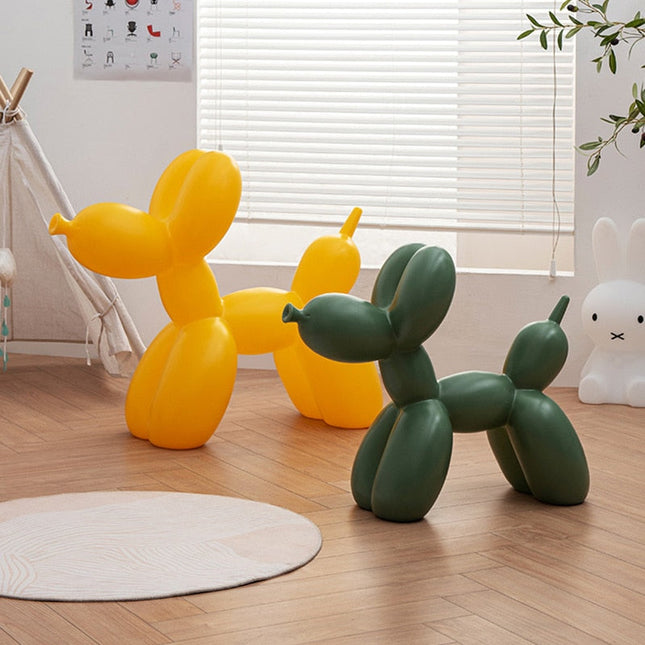 ChandelierDecor - Balloon Dog Statue: Vibrant Ornament for Festive Decor