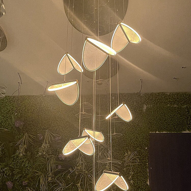 ChandelierDecor - Deluxe Acrylic Blade Chandelier