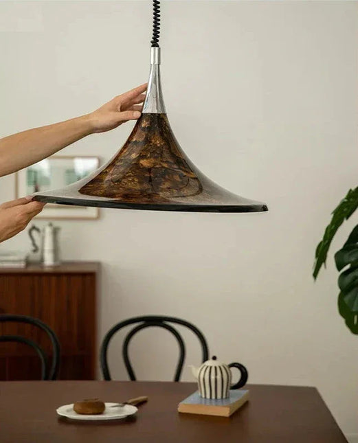ChandelierDecor - Modern Horn-Shaped LED Pendant Light – Sleek Iron Finish