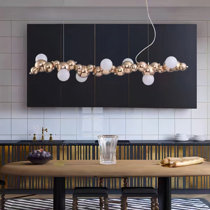 ChandelierDecor - Globes Lustre Chandelier: Elegant and Radiant Lighting