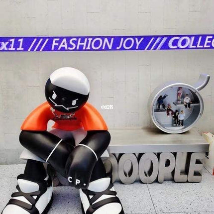 ChandelierDecor - Hip Hop Boy Resin Cooooople Sculpture