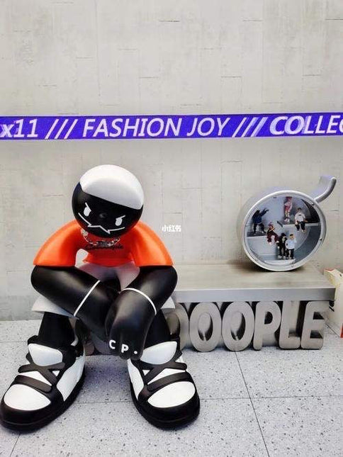 ChandelierDecor - Hip Hop Boy Resin Cooooople Sculpture
