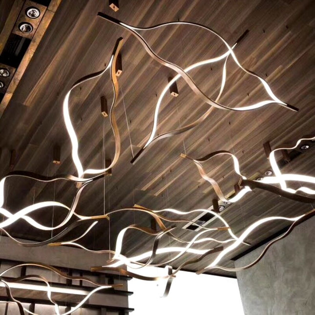 ChandelierDecor - Kiss Acrylic Chandelier: Authentic and Elegant Lighting